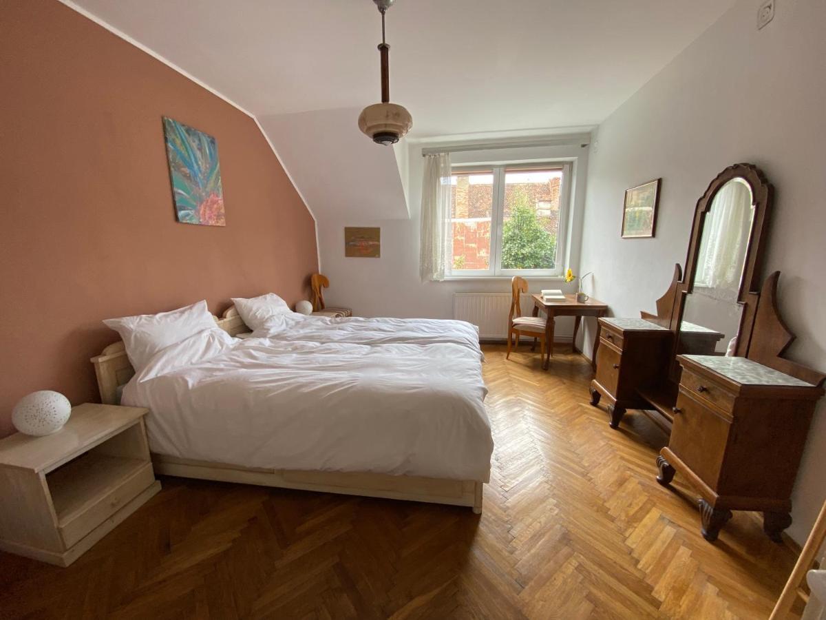 Rose'S Oldtown Apartment Brašov Exteriér fotografie