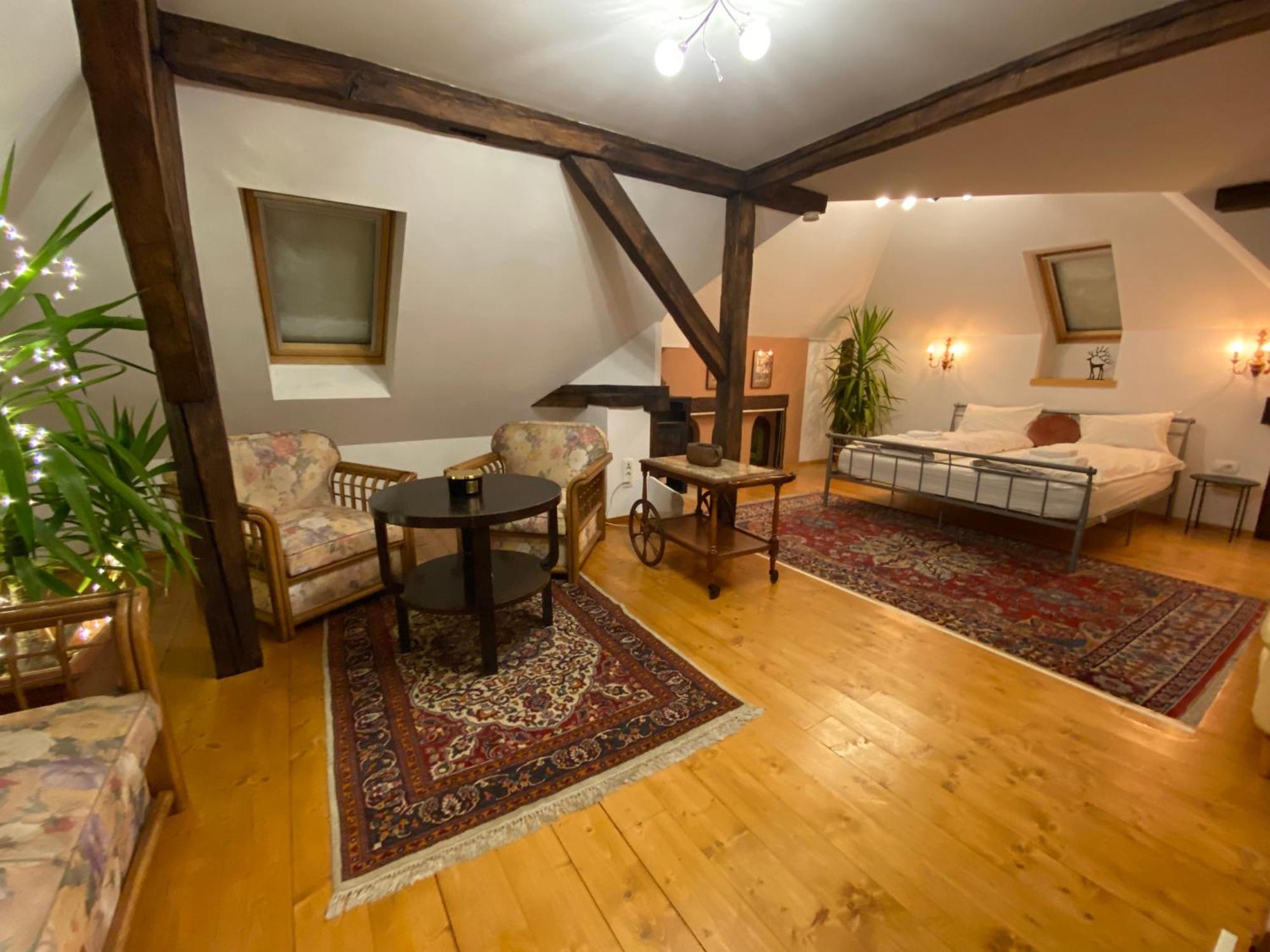 Rose'S Oldtown Apartment Brašov Exteriér fotografie